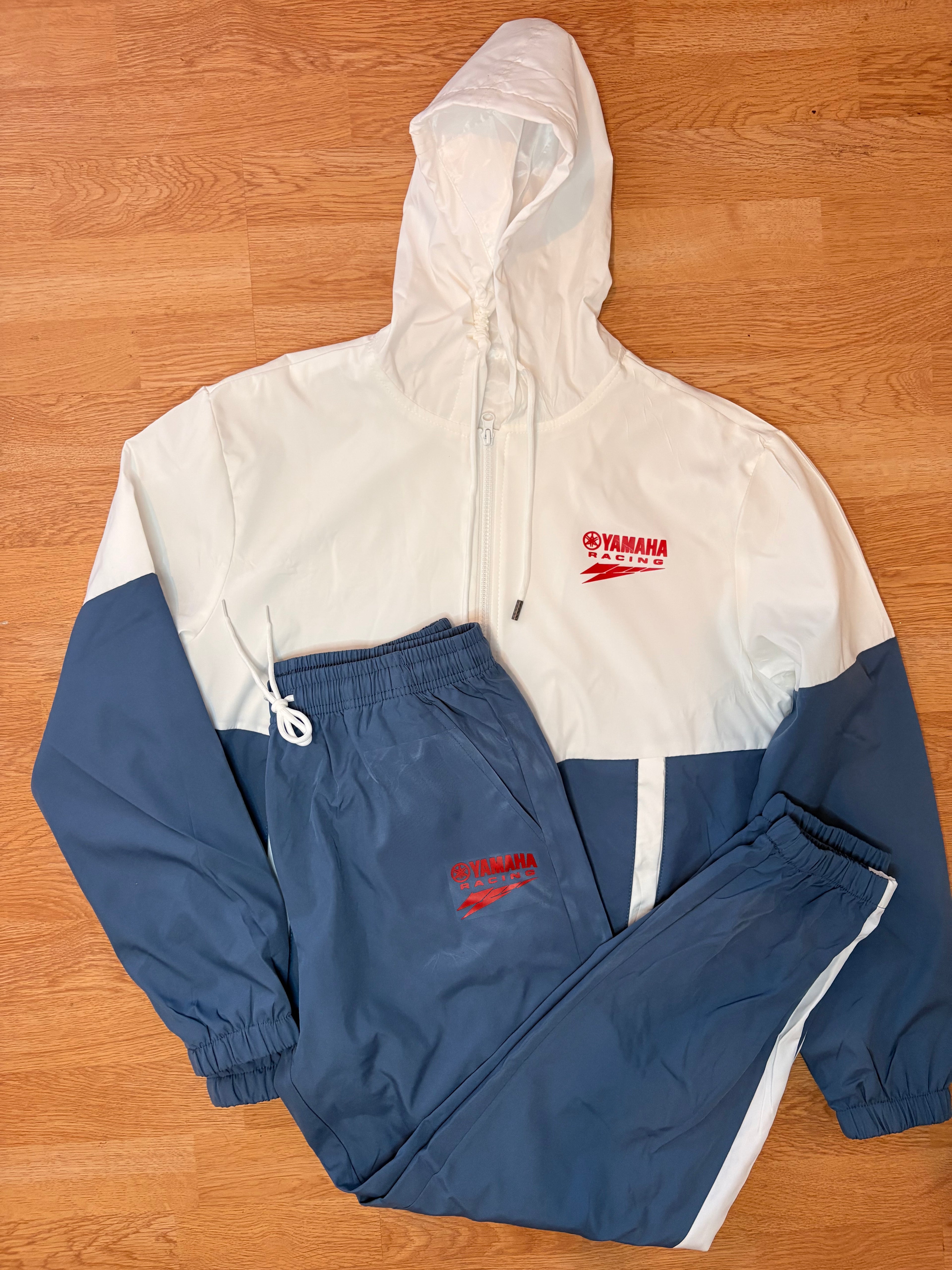 Ensemble jogging moto